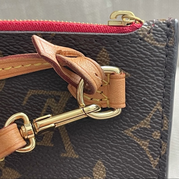 **SOLD** Wristlet - Picture 8 of 9